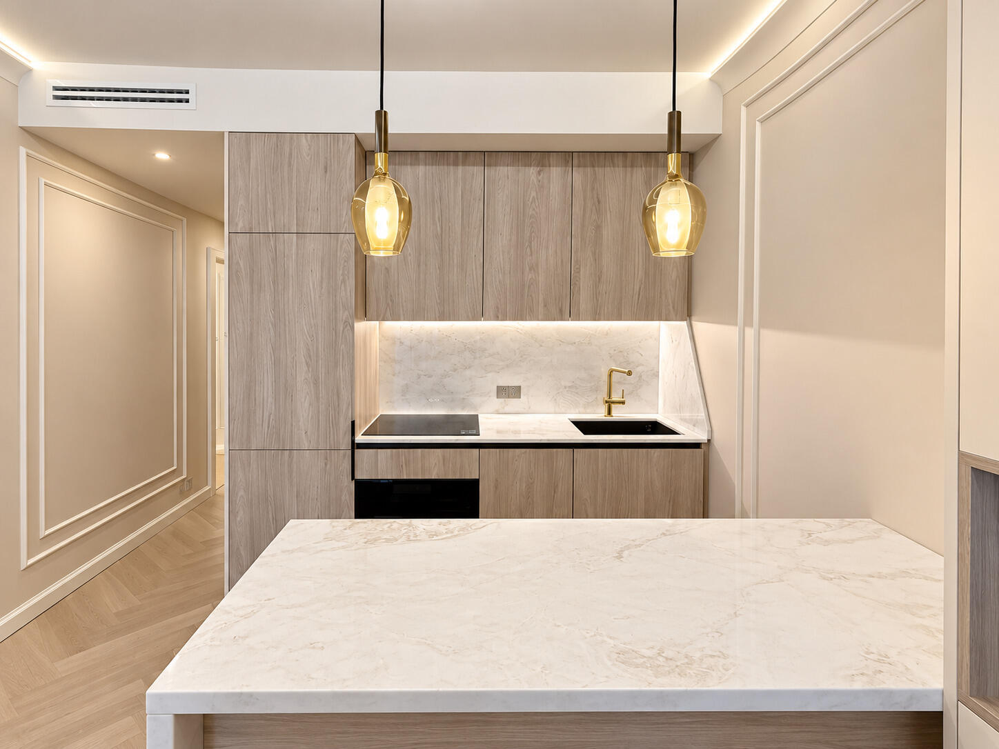 TRÈS BEAU STUDIO RÉNOVÉ MEUBLÉ AVEC APERÇU MER - Photo 10