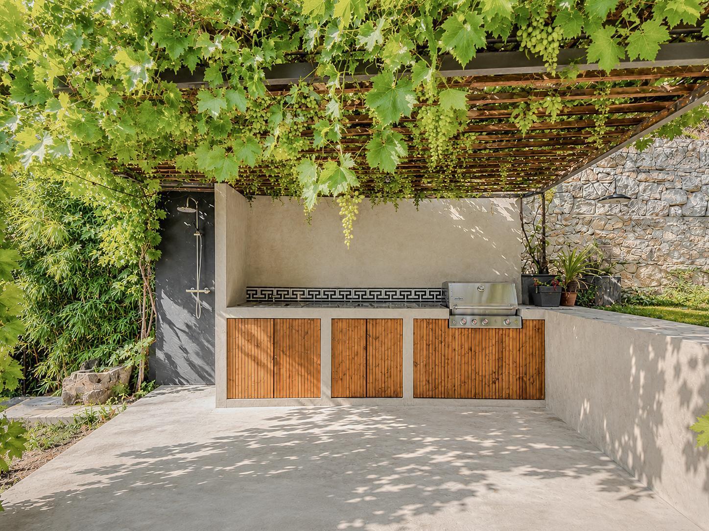 Magnificent renovated architect-designed villa with superb sea views! - Photo 14