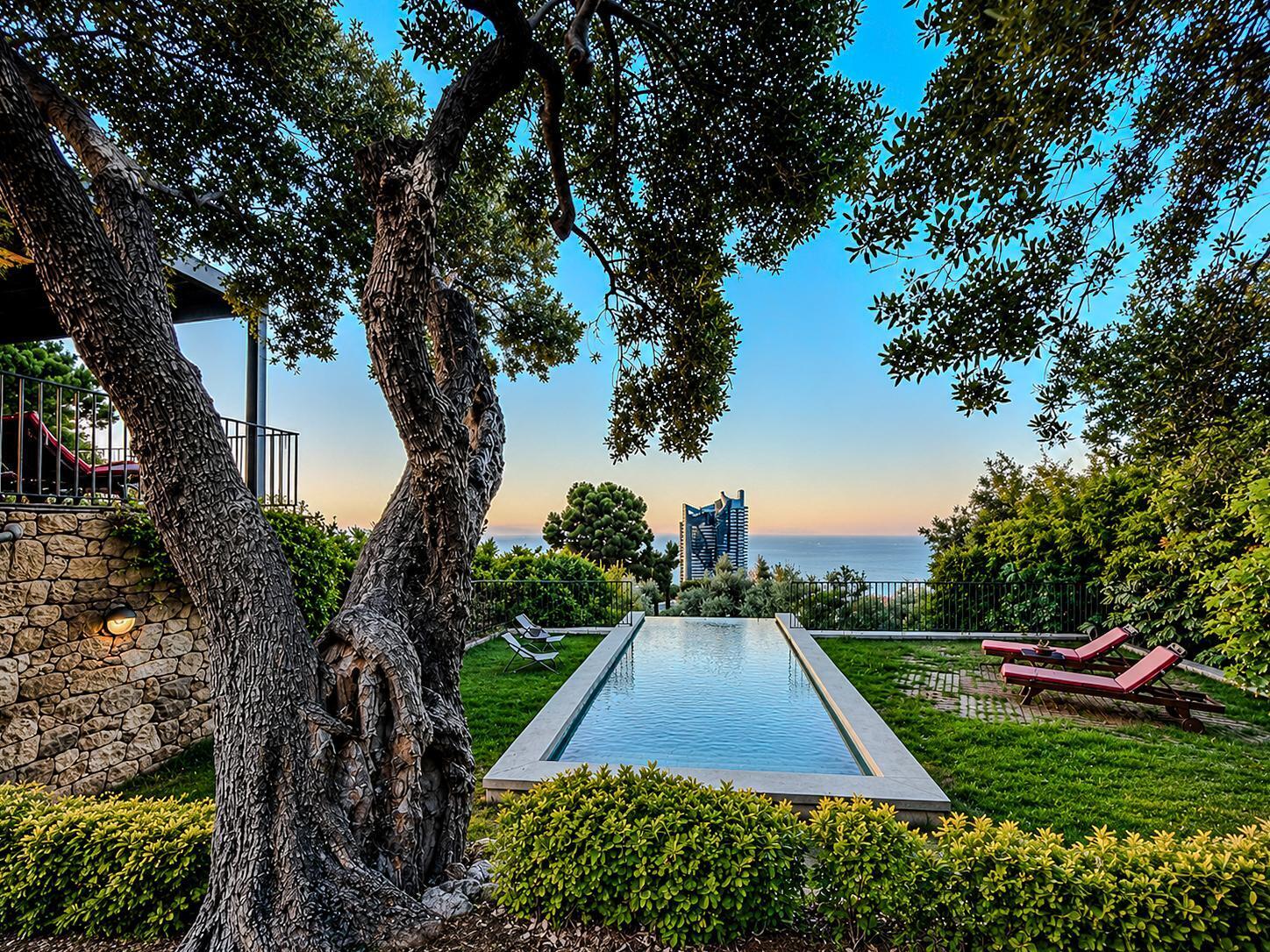 Magnificent renovated architect-designed villa with superb sea views! - Photo 13