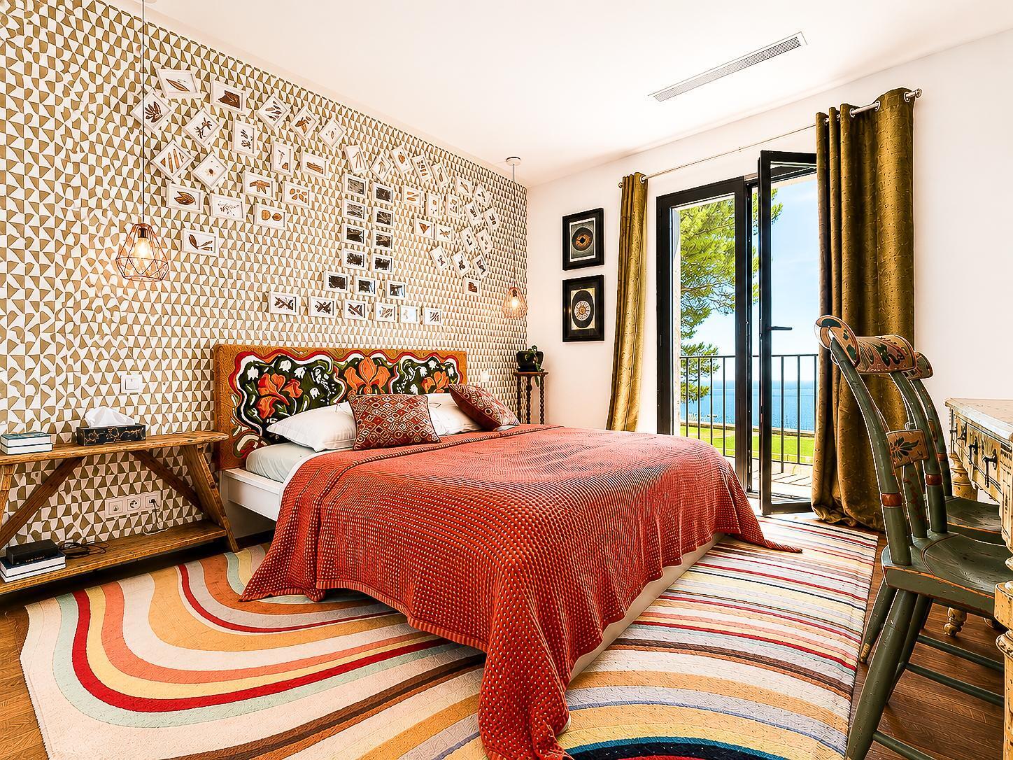 Magnificent renovated architect-designed villa with superb sea views! - Photo 15