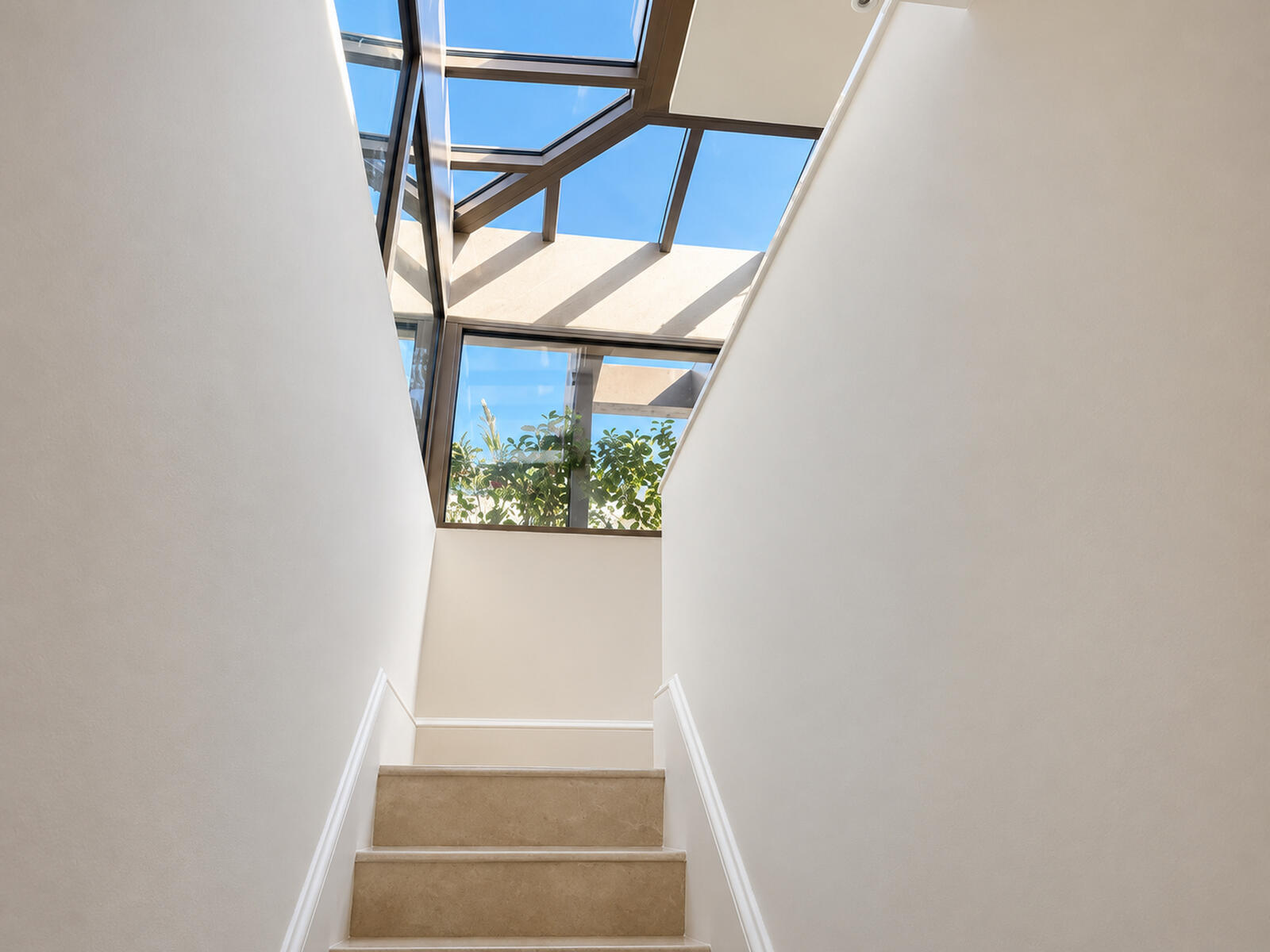 MIRABEL - Penthouse — 12 / 18