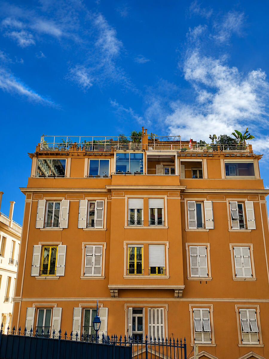 APPARTEMENT 5 PIECES EN DUPLEX - LA ROUSSE - ST ROMAN