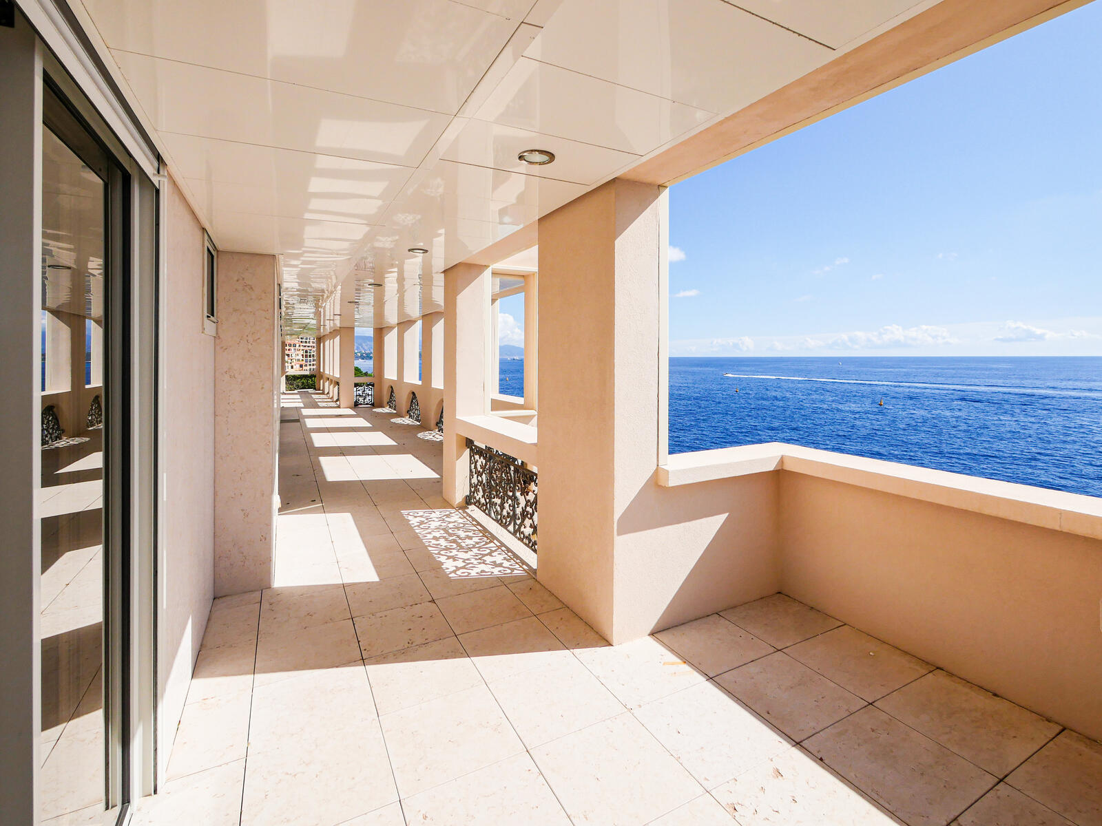 PALAZZO LEONARDO - APPARTAMENTO SU UN UNICO PIANO - VISTA MARE - picture 2