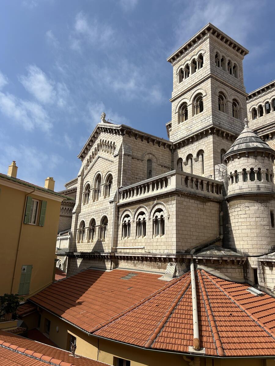 2-BEROOM APARTMENT – MONACO-CITY