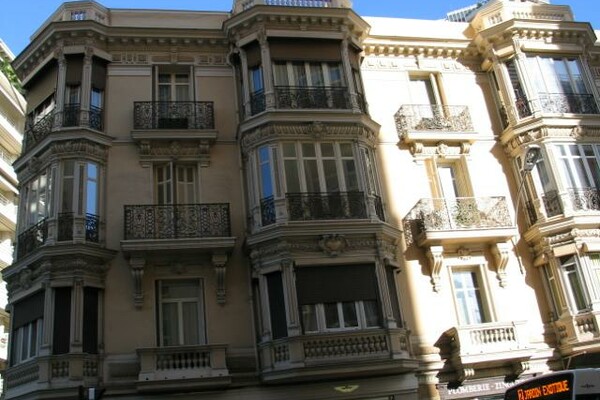 CHAMBRES DE SERVICE - MONTE CARLO