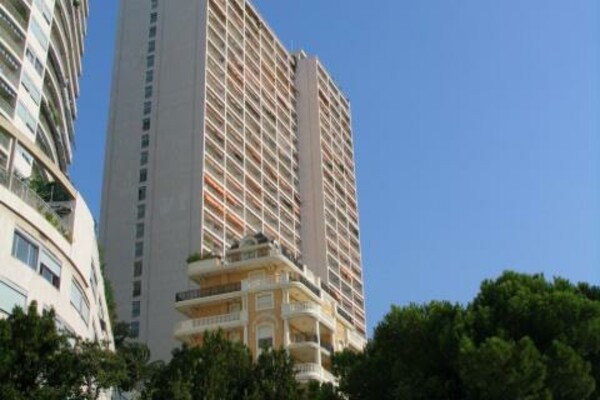 CHATEAU PERIGORD - Studio avec vue dégagée - proche plages et toutes commodités