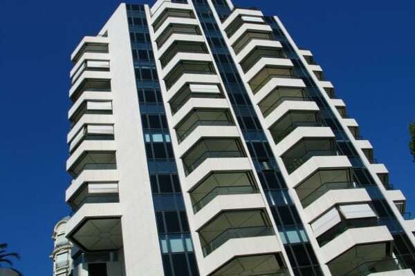 BOX AVAILABLE FOR SALE - PRINCE DE GALLES