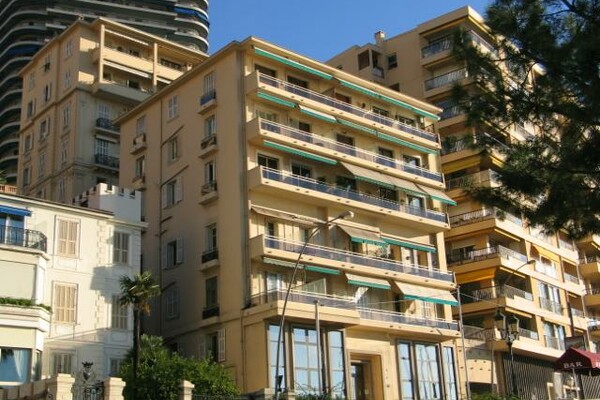 STUDIO NELL'IMMOBILE "LES PRINCES"