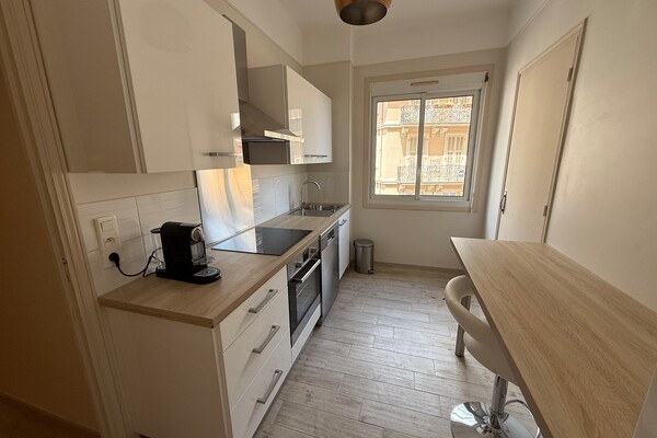 Confort et Élégance à la Place des Moulins