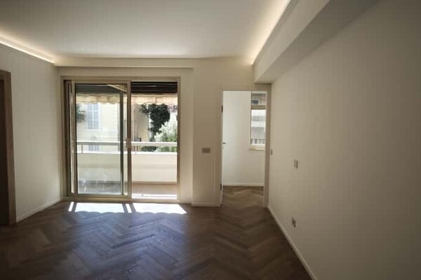 Grand 3 pièces entièrement rénové avec loggia et parking