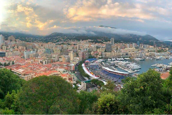 Rare in Monaco apartment on the ramparts with panoramic views on the sea and the Principality
