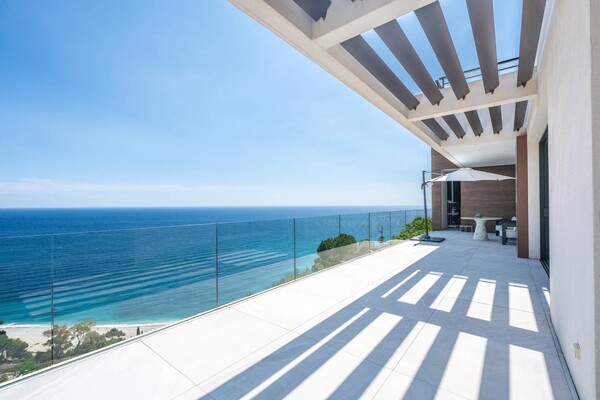 Villa contemporanea vista mare in vendita Roquebrune Monaco