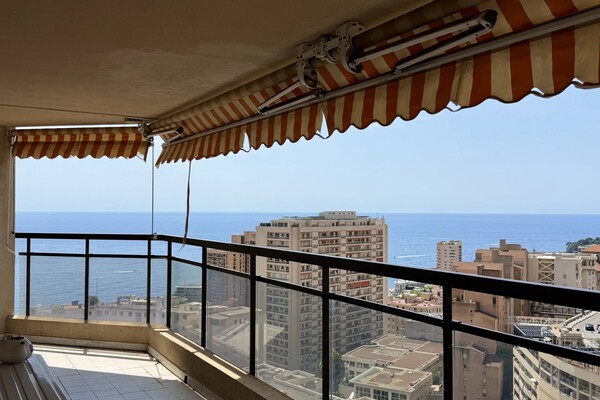 Opportunité rare ! Appartement 5 pièces avec vue mer à rénover