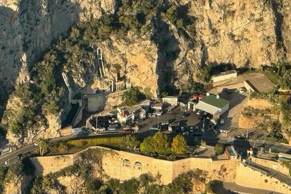 Terrain constructible à usage commercial ou industriel