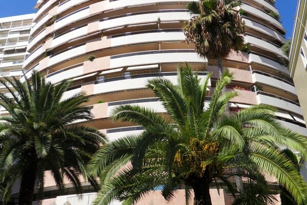 Le Patio Palace - Avenue Hector Otto