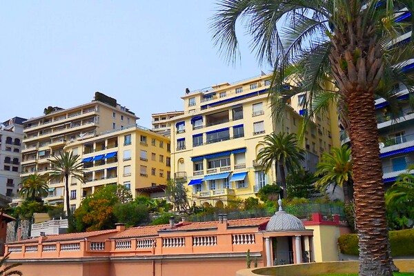 Le Rose de France - Boulevard de Suisse