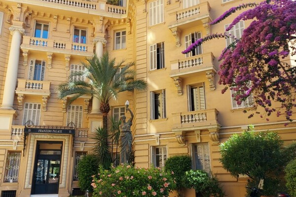 SOUS OFFRE - Le Franzido Palace - Boulevard du Jardin Exotique