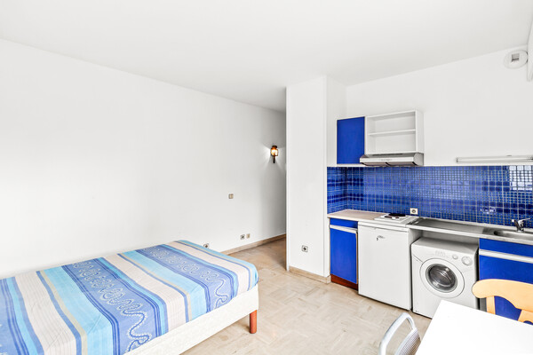 Château Amiral: Studio with parking space in good conditions