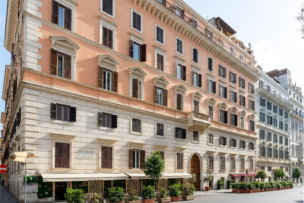Elegant Prestige Apartment in the Heart of One of Rome's Most Exclusive Districts