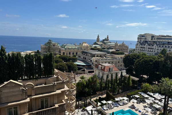 LES FLORALIES : A VENDRE STUDIO - TERRASSE - VUE MER