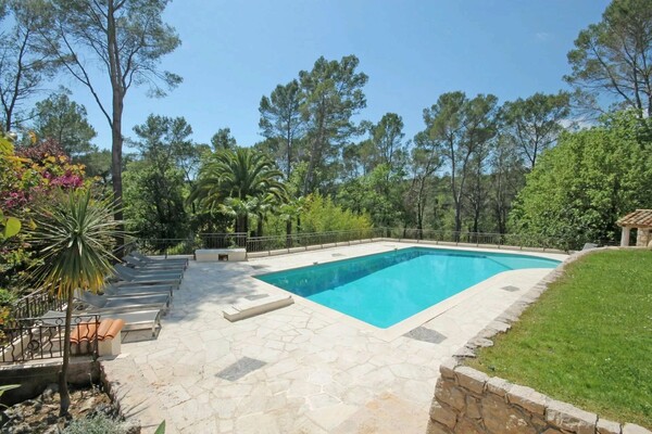 VILLA D'EXCEPTION - ROQUEFORT LES PINS