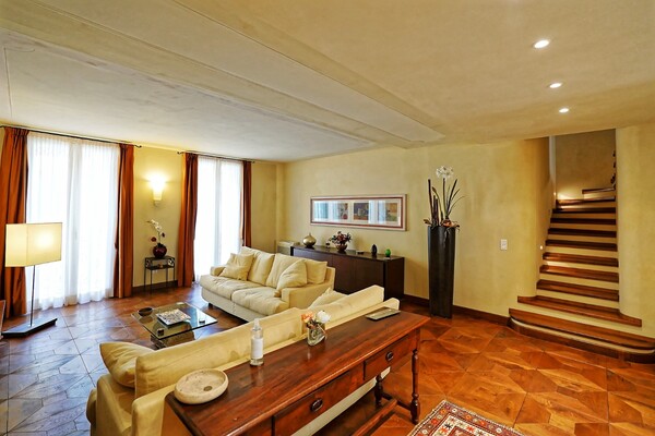 MONACO-VILLE, TRIPLEX 4 PIECES AVEC TERRASSE