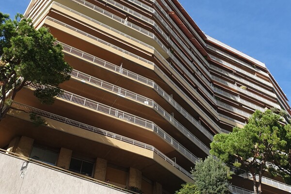 PANORAMA - PORT HERCULE - GRAND 2 PIECES A RENOVER