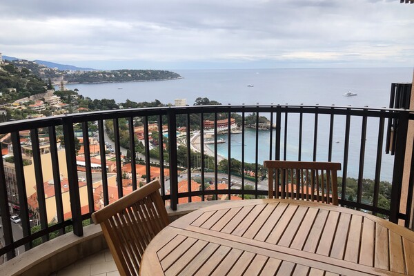 PARC SAINT ROMAN - LA TOUR - STUNNING ONE-BEDROOM APARTMENT WITH BREATHTAKING VIEW