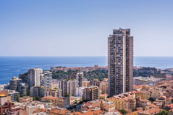 BOULEVARD DE LA TURBIE / 5 ROOMS WITH 2 PARKING SPACES