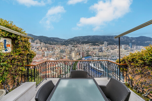 Exclusivité - Monaco-Ville - Maison d’exception avec vue panoramique sur Monaco et le port hercule