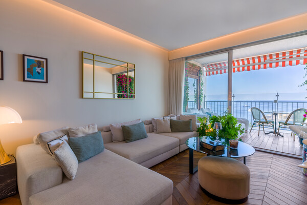 Château Périgord – Elegant three-room apartment with panoramic views