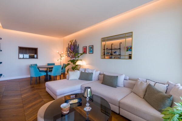 Château Périgord – Elegant three-room apartment with panoramic views