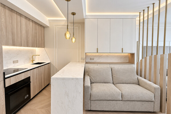 TRÈS BEAU STUDIO RÉNOVÉ MEUBLÉ AVEC APERÇU MER