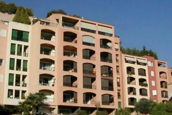 Bureau avec grande vitrine - Monaco