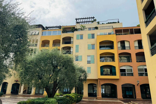 COMMERCIAL UNIT FOR SALE – BOTTICELLI