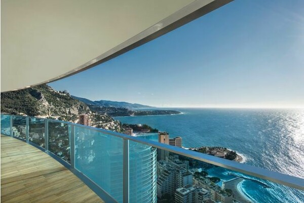 3 bedroom apartment at Tour Odeon