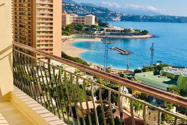 Appartement 4 pièces entièrement rénové avec vue mer - Quartier Larvotto