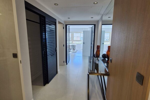 ROCAZUR - 4 ROOMS WITH SPACIOUS TERRACE