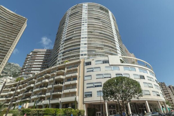 CELLAR - CHATEAU PÉRIGORD