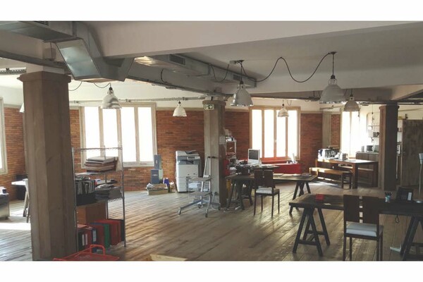 Très beau loft lumineux avec cachet