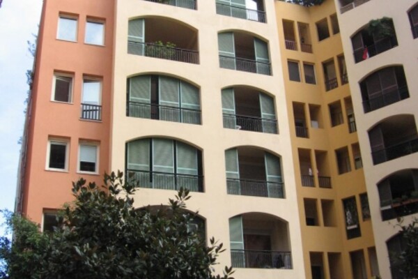 Spacieux local avec grande vitrine - Le Michelangelo - Fontvieille