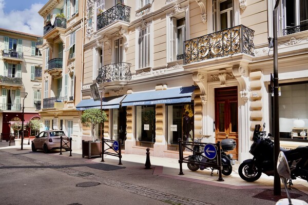 Spacieux Local Commercial - Droit au bail