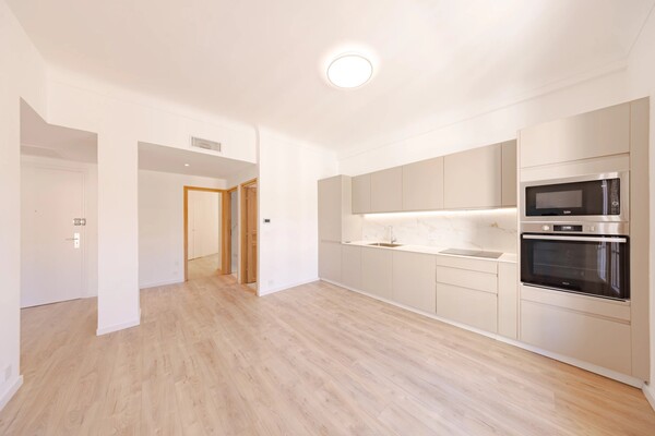 3 renovated rooms, Free of Law - La Radieuse