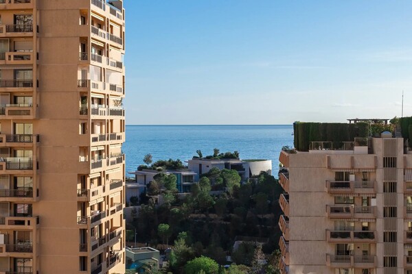 3 VANI SOTTO LEGGE 1291 IN VENDITA VICINO AL CARRE D'OR