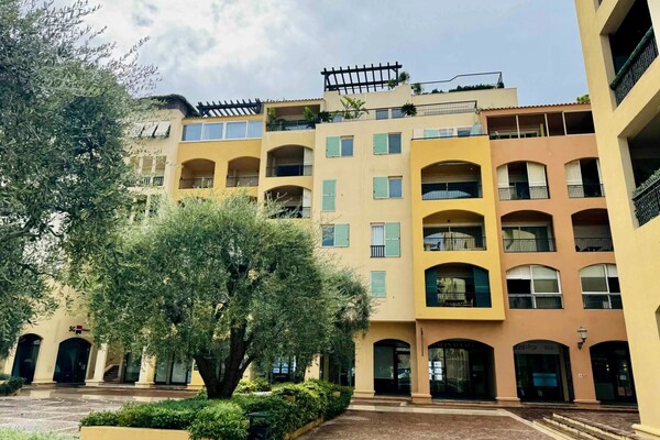 Locale commerciale 2 stanze con vetrina - Fontvieille