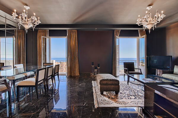 Magnifique duplex-penthouse avec vue mer en bordure du Carré d’Or