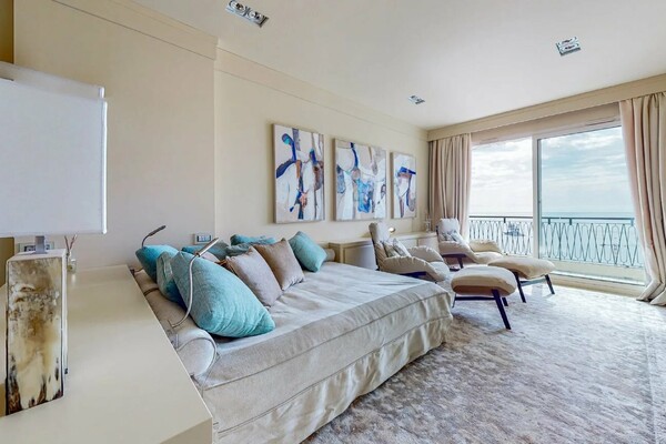 LE CONTINENTAL - 2 PIECES ENTIEREMENT RENOVE