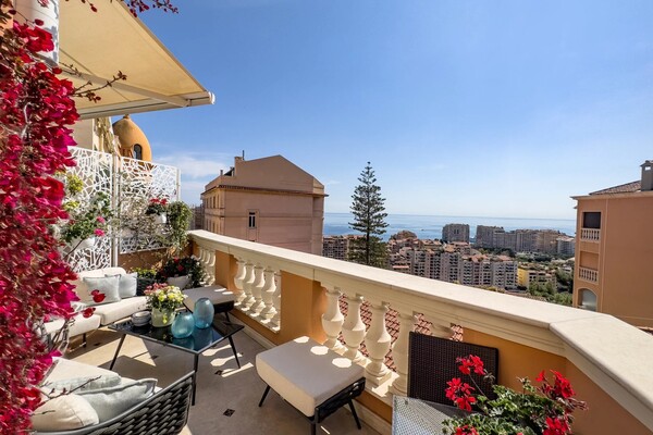 Rarissima – Villa d'eccezione con parcheggio, vista mare e piscina coperta