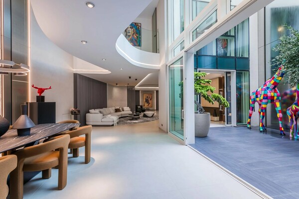 PLUS QU'UNE VILLA, UN CHEF-D'ŒUVRE DE LUXE