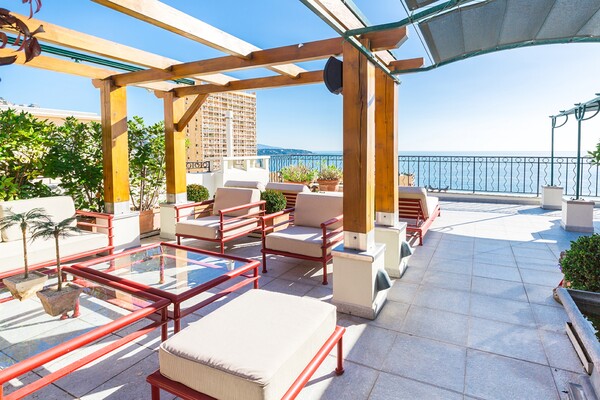 Monaco / San Carlo / Sontuoso penthouse lussuosamente rinnovato ⤊